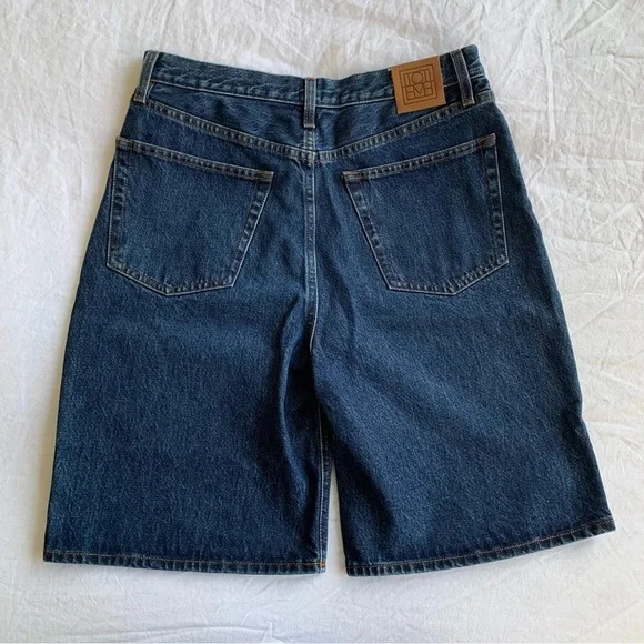 NWT Toteme Classic Bermuda Knee Length Cotton Denim Shorts Jorts Dark Blue Wash